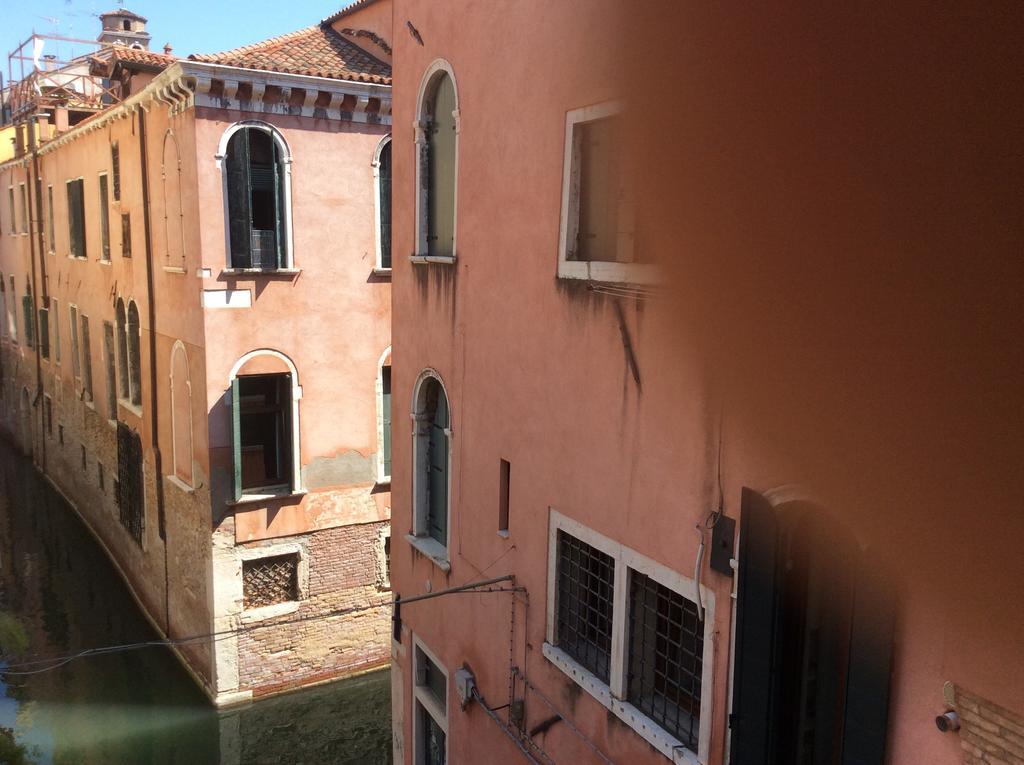 San Polo Near Rialto Fish Market Venesia Bagian luar foto